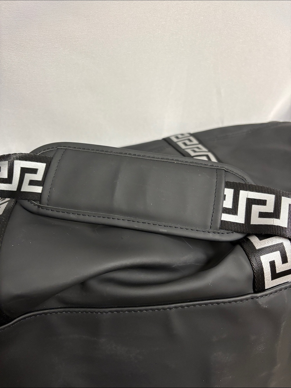 Versace Parfum Large Gym Travel Duffle Bag Tote Black/White - Picture 5 of 6